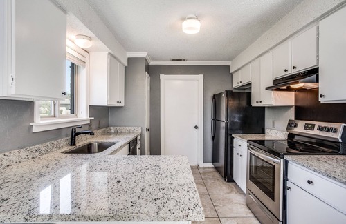 Round Rock House | Well appointed home minutes from Kalahari and Downtown
