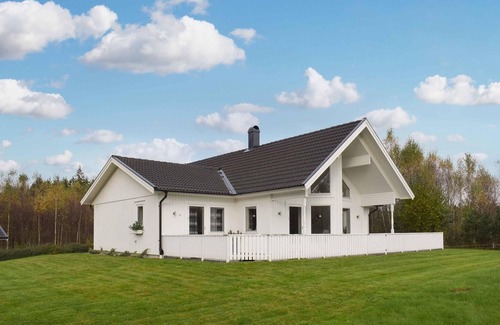 Stavsjo House | Well-equipped vacation home with a nice standard.