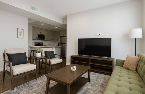 East Albany Park Apartment | Well-Furnished 3-Bedroom Apt