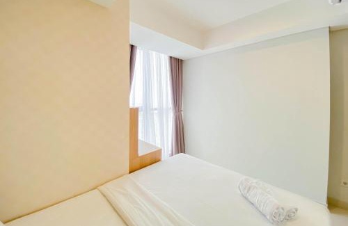 Pantai Indah Kapuk Apartment | Well Furnished and Comfortable 2BR Apartment Gold Coast By Travelio