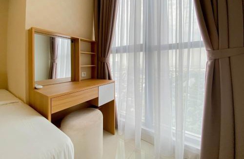 Pantai Indah Kapuk Apartment | Well Furnished and Comfortable 2BR Apartment Gold Coast By Travelio