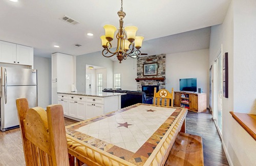 New Braunfels House | Well-updated Guadalupe Riverfront home near the Whitewater Amphitheater