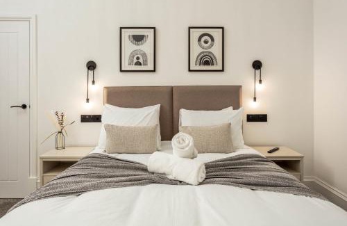 Ayr House | Wellington Lodge