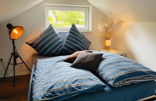 Suhl House | Wellness Bungalow Auszeit mit Außensauna, Hunde Willkommen