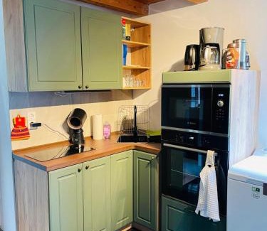Suhl House | Wellness Bungalow Auszeit mit Außensauna, Hunde Willkommen