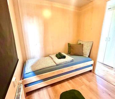 Vijfhuizen House | Wellness bungalow with jacuzzi &sauna&private garden near Amsterdam
