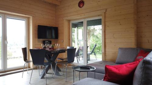 Wasungen House | Wellnorama 2 - WellnessFerienhaus mit Pool, Sauna und eigenem Whirlpool mitten in Deutschland