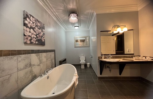 Clearwater Hotel | Wells Gray Inn