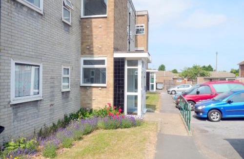Sittingbourne Apartment | Wentworth Apartment with 2 bedrooms, Superfast Wi-Fi and Parking
