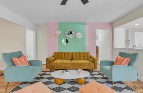 Tulsa House | Wes Anderson-Theme 5BD - Movie Theater & PingPong