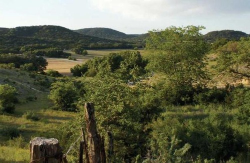 Bandera Bed & Breakfast | West 1077 Guest Ranch - Red Oak Room 5