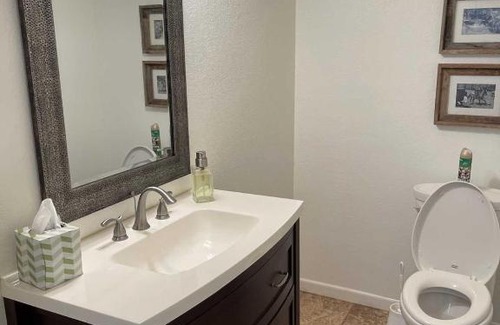 Bandera Bed & Breakfast | West 1077 Guest Ranch - Red Oak Room 5