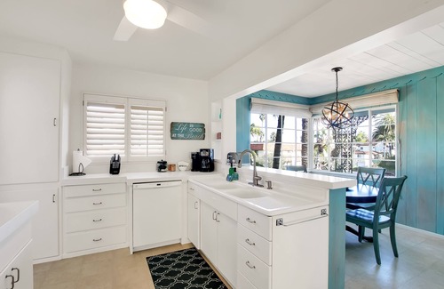 West Beach Villa | West Beach Villa 2 - Location in the center of West Beach, beach and State St. 2 blocks away!