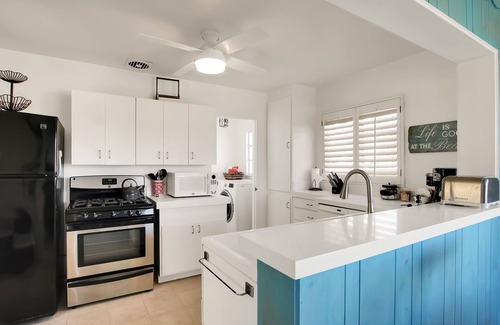 West Beach Villa | West Beach Villa 2 - Location in the center of West Beach, beach and State St. 2 blocks away!