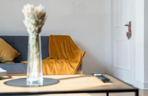 Central Aberdeen Apartment | West End 2 Bed Maisonette - Parking & Wi-Fi