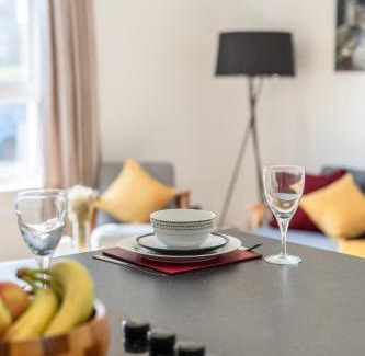 Central Aberdeen Apartment | West End 2 Bed Maisonette - Parking & Wi-Fi
