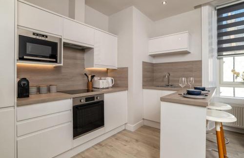 Aberdeen West End Apartment | West End @ Netflix @ Newly Built