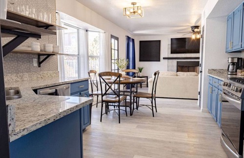 High Ridge House | West EP Poolside Mountain Views