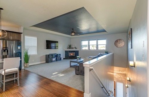 West Salem House | West Hills Getaway - prime location, amazing views