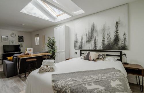 Brampton Apartment | West House Private Garden Suite with Skylight