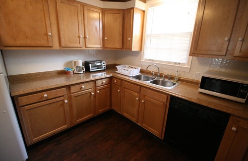 Niagara Falls Apartment | West Inn on Weston - Great for Families