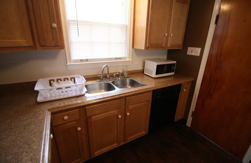 Niagara Falls Apartment | West Inn on Weston - Great for Families