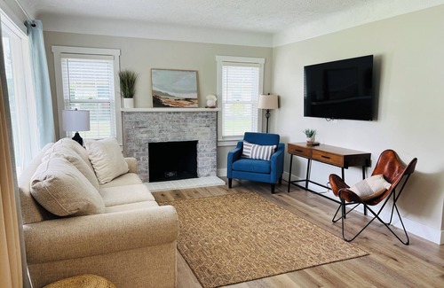 Norton Shores House | West Lake Harbor -home close to Maranatha and Hoffmaster State Park
