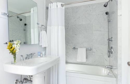Shelter Island Heights Bed & Breakfast | West Neck Guesthouse
