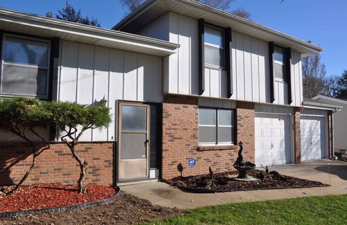 North Central Omaha House | West "O"Gem-Great Location -20 min to almost everywhere, close to i-680