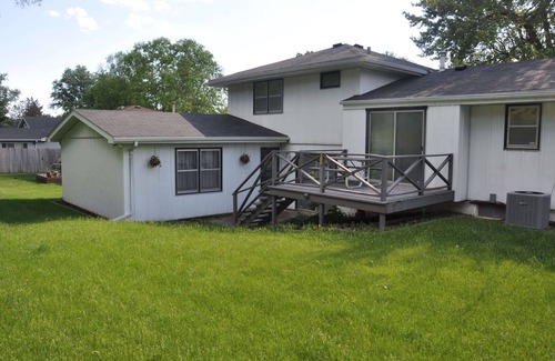 North Central Omaha House | West "O"Gem-Great Location -20 min to almost everywhere, close to i-680
