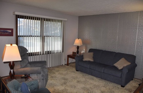 North Central Omaha House | West "O"Gem-Great Location -20 min to almost everywhere, close to i-680