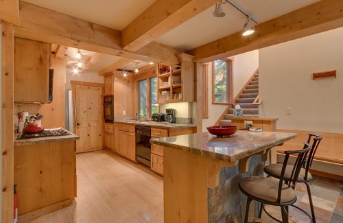 Sunnyside House | West Pine By Tahoe Getaways - Private , Hot Tub, Pool Table, Pet Friendly