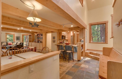 Sunnyside House | West Pine By Tahoe Getaways - Private , Hot Tub, Pool Table, Pet Friendly