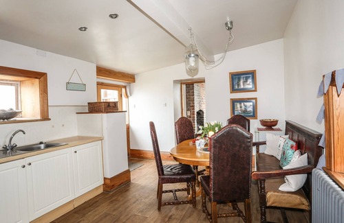 Llaneilian House | WEST POINT LYNAS LIGHTHOUSE KEEPER'S COTTAGE, pet friendly in Amlwch
