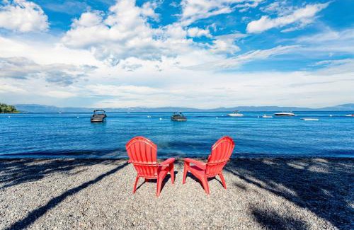 Tahoe City House | West Shore Lake House by AvantStay Ski Cabin w Backyard Sledding Hill