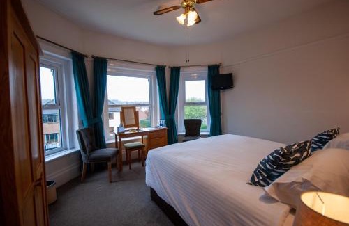 Shanklin House | Westbury Lodge