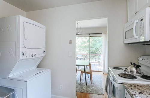 Jefferson Park Avenue House | Westerly Haven A: Walk to Scott Stadium!