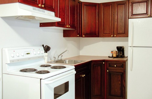 Red Deer Hotel | Western Budget Motel Plus Mosaic Suites