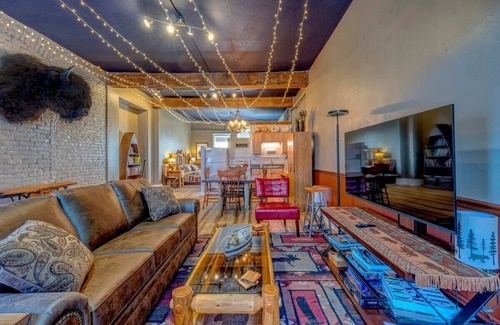 Sheridan Apartment | Western Elegance: Downtown Sheridan Base