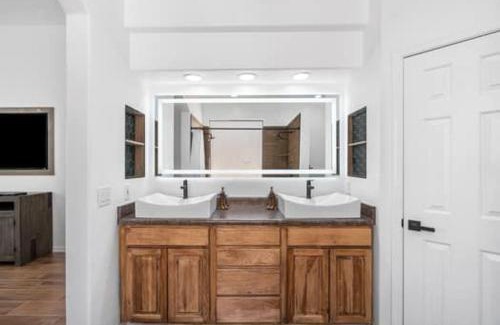 Tucson House | Western Ember Retreat