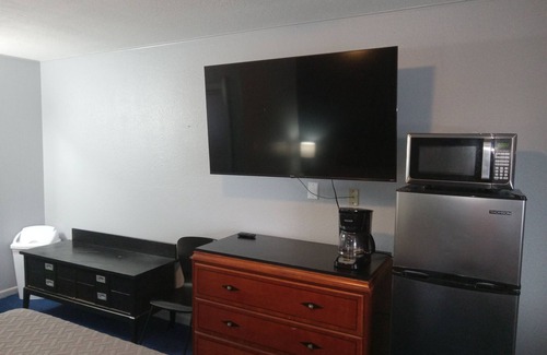 Versailles Hotel | Western Hills Motel