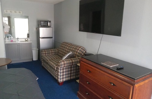 Versailles Hotel | Western Hills Motel