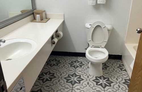 Enid Hotel | Western Inn and Suites