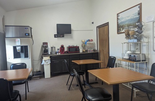 Green River Hotel | Western Inn