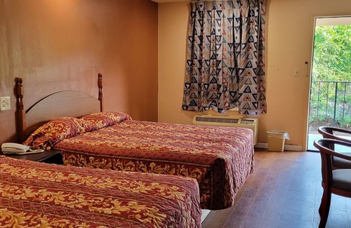 Union City Hotel | Western Inn