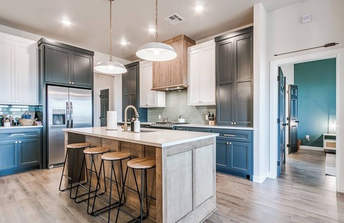 Edmond House | Western-Themed Family Retreat - Kid-Friendly, Fire Pit, New Build Home