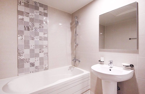 Gumi Hotel | Western Wonpyeongdong Lancelot