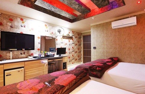 Gumi Hotel | Western Wonpyeongdong Lancelot