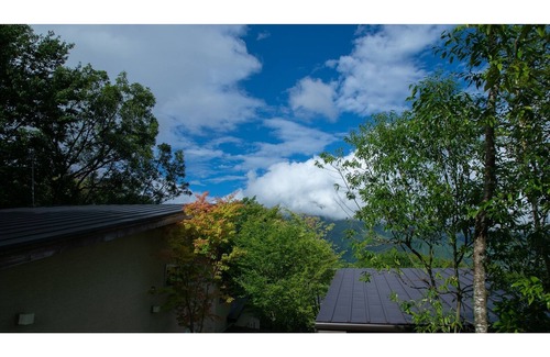 Yufuin Onsen Hotel | Westernstyle detached room with openair bath Eme/Yufu Ōita
