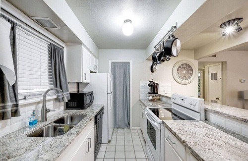 Tarrytown Condo | Westfield Wonder | Historic Tarrytown neighborhood